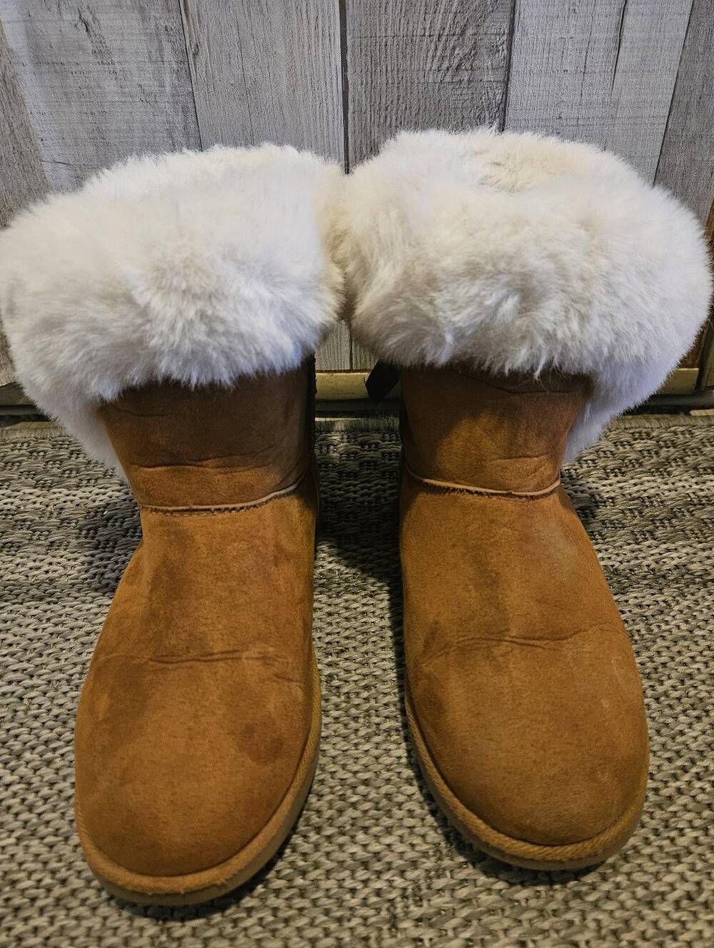 Warm & Insulated Juicy Couture Fur Lining Comfortable Fashion Booties. 7